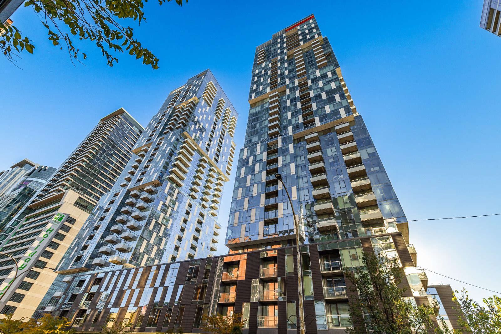 Les tours du YUL, boulevard René-Lévesque Ouest